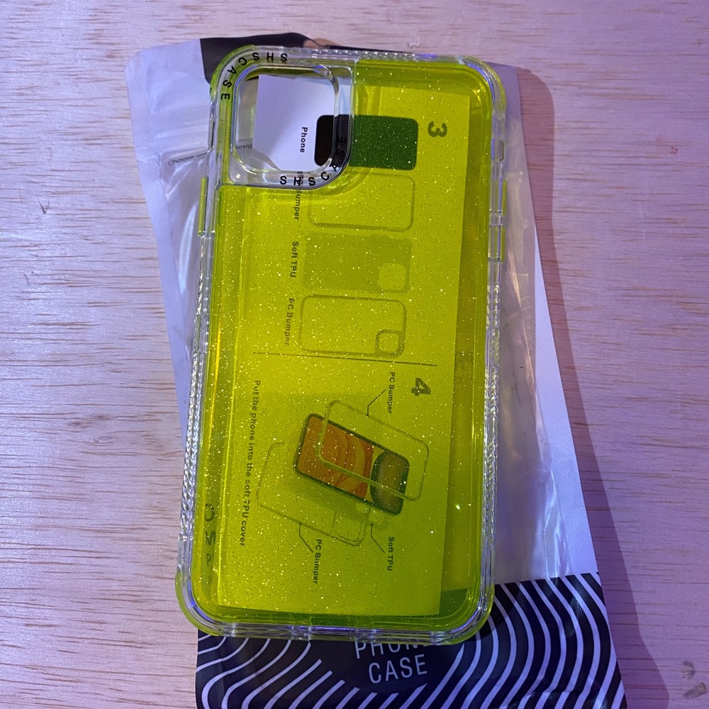 iPhone 11 Pro Max Case yellow brand new !!!